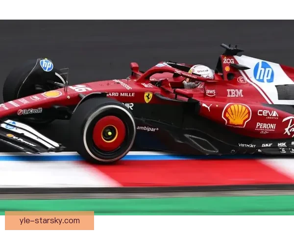 2025年JLo惊艳亮相F1法拉利车队 引领时尚风潮